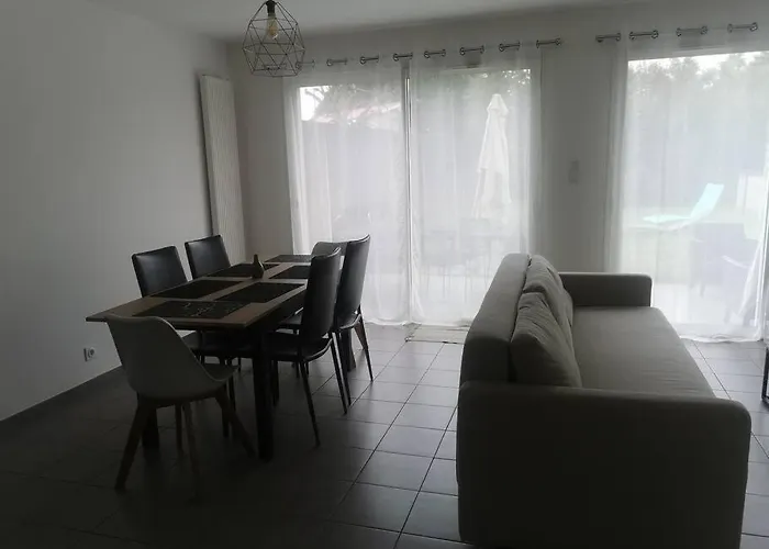 Jolie Maison Entiere Avec 3 Chambres Centre Ville