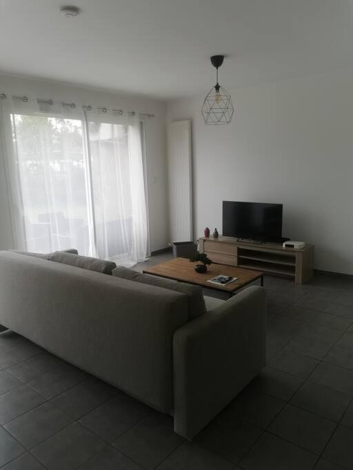 Jolie Maison Entiere Avec 3 Centre Villa *