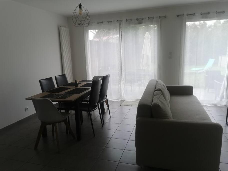 Jolie Maison Entiere Avec 3 Centre
